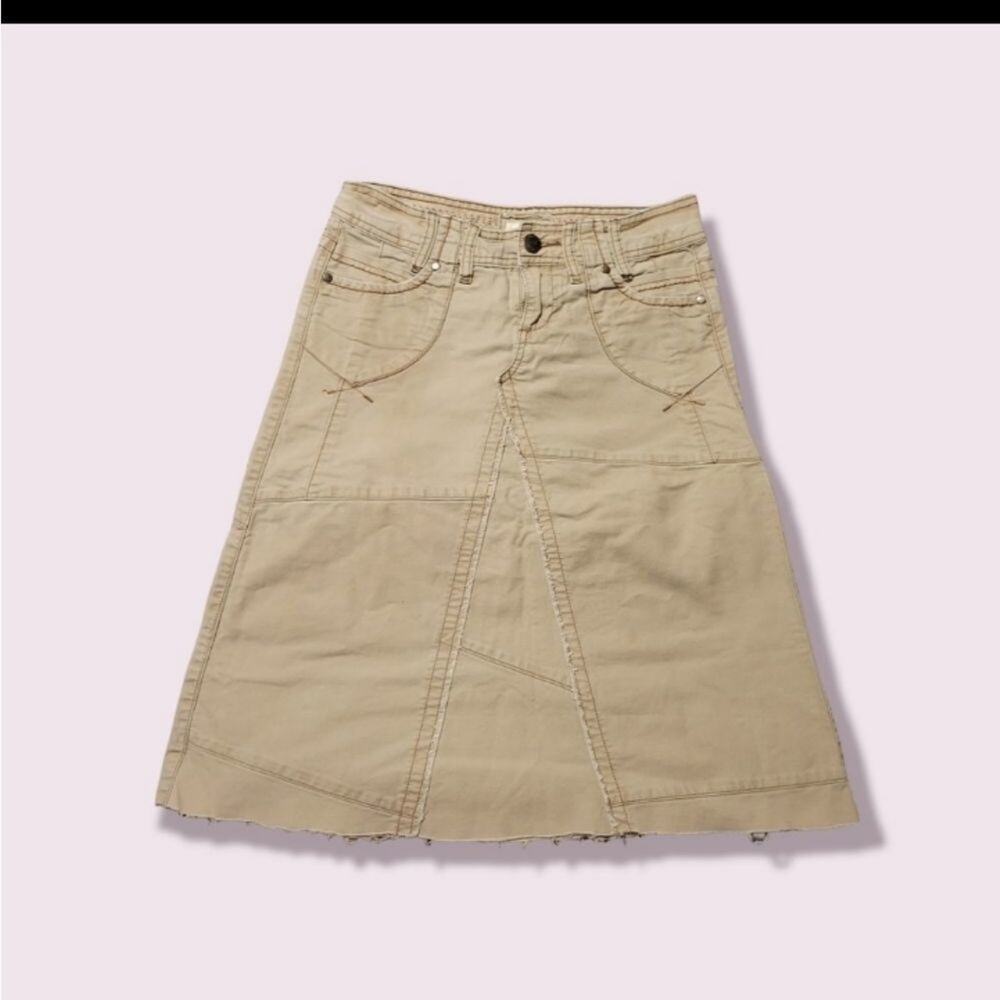 Maurices khaki Denim Modesty Skirt w/Frayed seams and hems Juniors size 3/4
